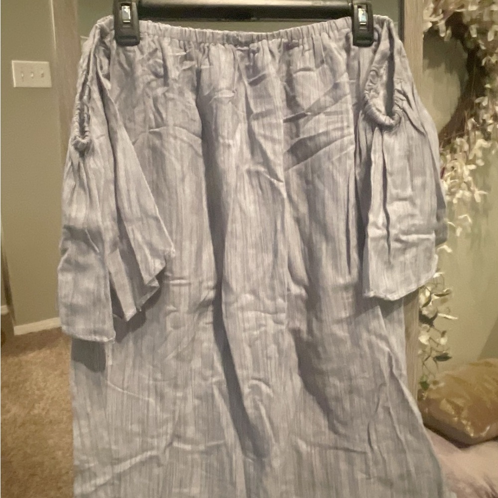 Size small - Picture 2 of 3